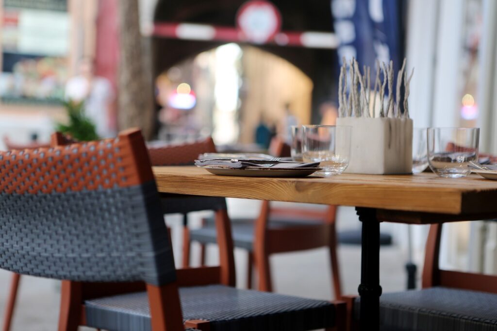 restaurant, café, table-406972.jpg